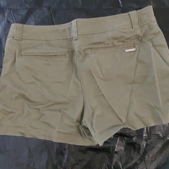 Shorts - Picture 3 of 3
